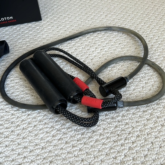 Like new with box Peloton resistance bands - set of 3 bands - Picture 2 of 8